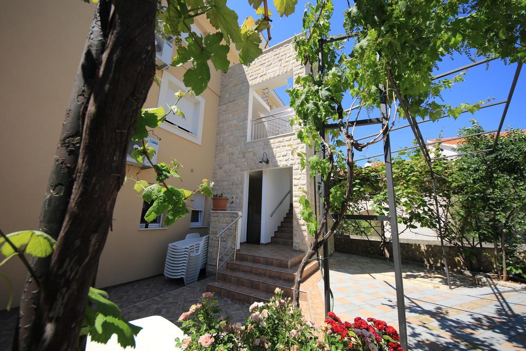 ברודאריצה Apartments Superba מראה חיצוני תמונה